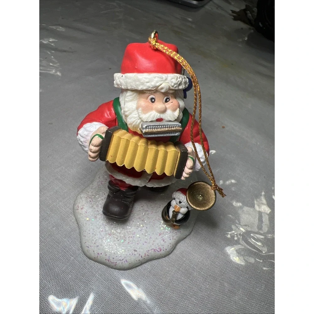 1997 Kirkland Signature Collectable Gift Christmas‎ Ornament Santa Band